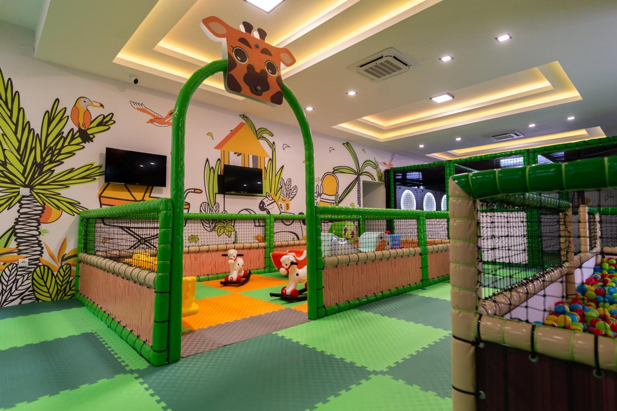 Hotel Nest Μπιέλινα Εξωτερικό φωτογραφία